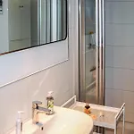 2 Bedroom Awesome In בית נופש